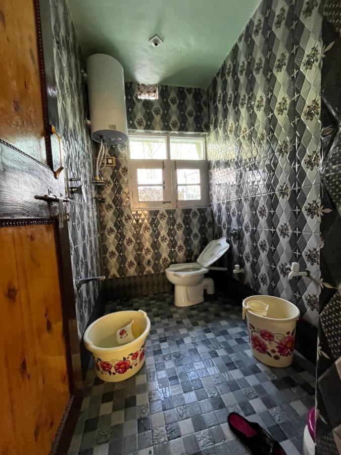 Everest Guest House Gulmarg Extérieur photo