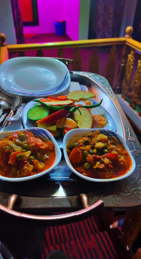 Everest Guest House Gulmarg Extérieur photo